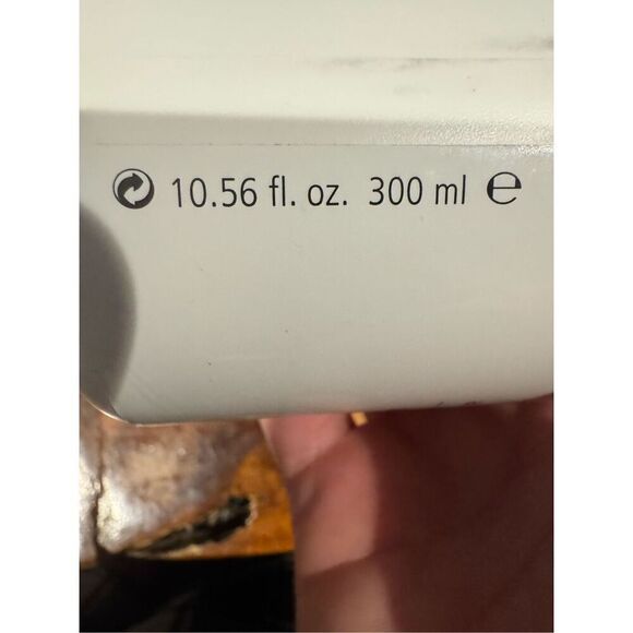 Chantecaille magnolia, jasmine, and lily healing emulsion large size 10.56oz - Picture 2 of 2